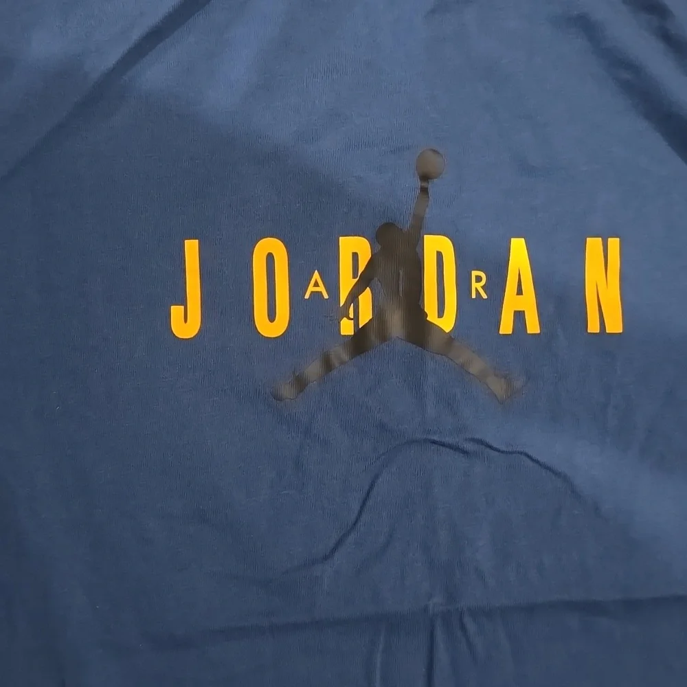 Jordan Blue Short Sleeve Tee with Crew Neck‎ Size Large